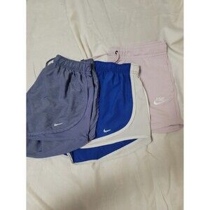 3 pairs of Nike sports